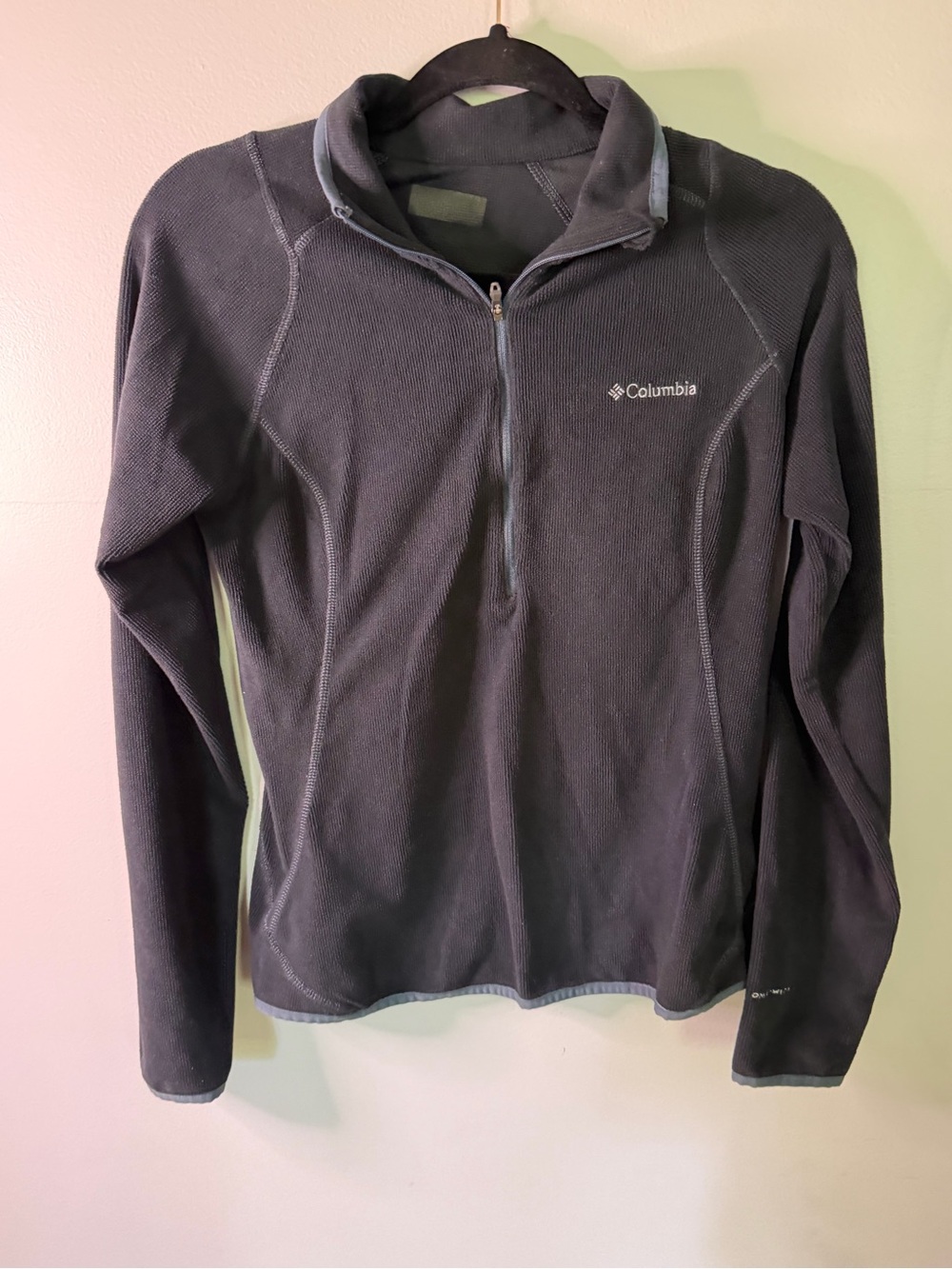 Women’s Columbia quarter zip pullover